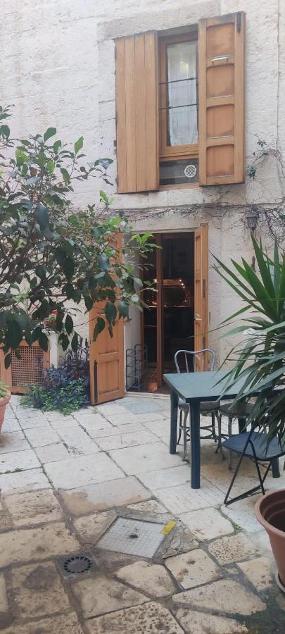 Traditional Apartment In Old City Bari Exterior foto